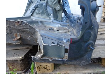Parachoques Trasero Mazda 3 III HB BM Código de Pintura 42B 2013-2018