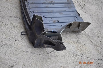 REAR BELT DACIA DUSTER AND BATH MUDGUARD RIGHT REAR LEFT REAR Car type passenger cars