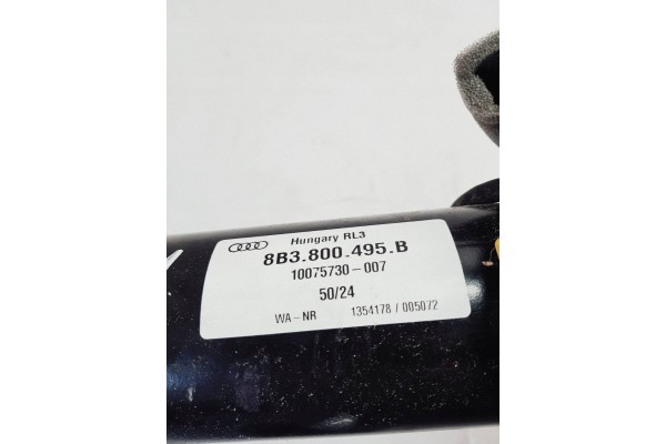 Audi A5 B10 8B3 Enganche trasero 8B3800495B
