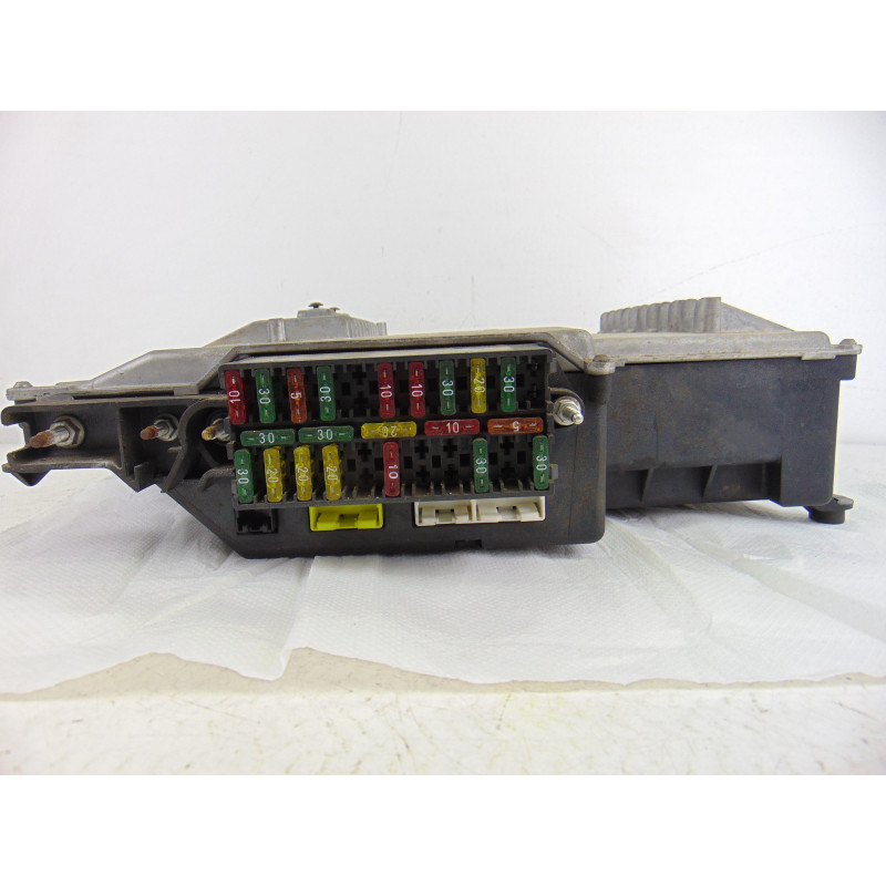 AMR5143 CAJA RELES / FUSIBLES LAND ROVER RANGE ROVER (LP) HSE (165kW) 1995 AMR5143 202837 LAND ROVER - 1