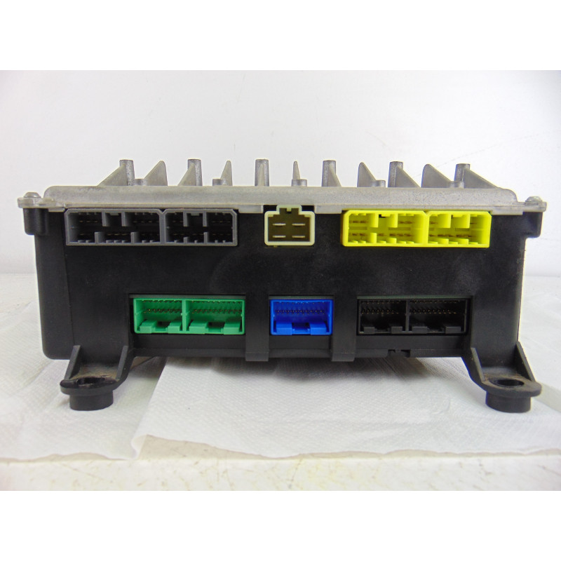 AMR5143 CAJA RELES / FUSIBLES LAND ROVER RANGE ROVER (LP) HSE (165kW) 1995 AMR5143 202837 LAND ROVER - 4