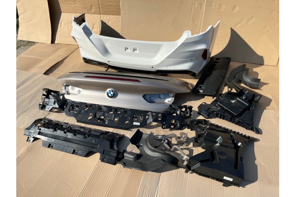 BMW M8 F91 Cabrio 8 G14 klapa bagaznika osona lampa zderzak botnik maska Version European