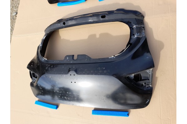 TAILGATE RENAULT CLIO IV 4 HB ORG NEW Catalog number of the part 901008961R TYLNA KLAPA CLIO IV 4 HB BEZ KAMERY BEZ LISTWY OZDOB