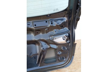 M1623 - Audi Q3 II (2018) Portón trasero - Código de pintura LZ7S - Nú