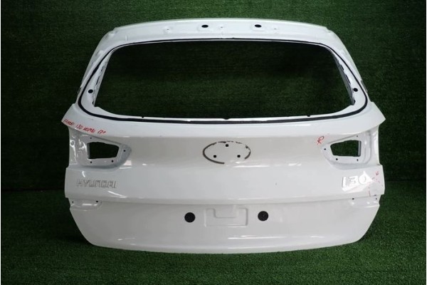 HYUNDAI I30 III KOMBI 17 tailgate rear