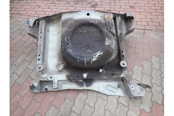 NISSAN JUKE F15 10 18 REAR BELT WITH BATHTUB Car type passenger cars