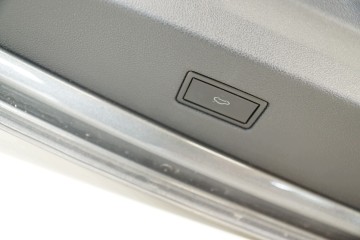 Tapa de maletero completa original código EUR LR7HL cámara SEAT Tarrac