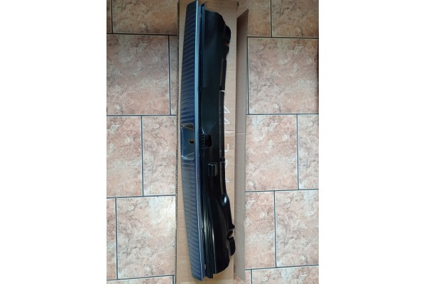 Nakadka pasa tylnego w bagazniku Mercedes C 204 T model 2046902800 Catalog number of the part 2046902800