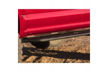 Side thresholds mounted to the frame Go Rhino Dominator D6 Double Cab Installation side left right