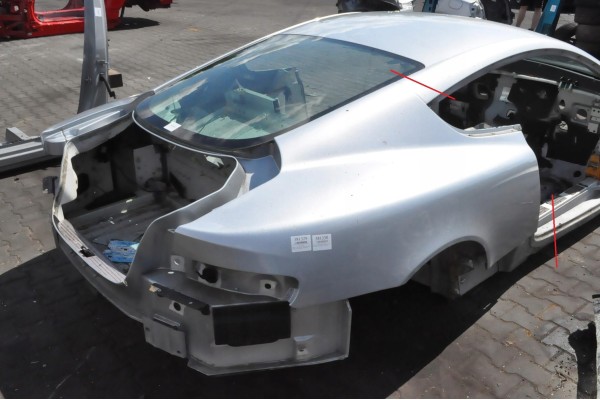 ASTON MARTIN DB9 COUPE 2005r QUARTER MUD LEFT RIGHT REAR BELT BATHTUB DUP