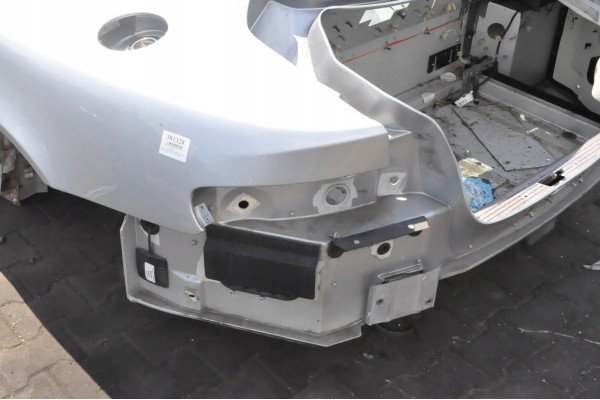 ASTON MARTIN DB9 COUPE 2005r QUARTER MUD LEFT RIGHT REAR BELT BATHTUB DUP Quality of parts according to GVO O original with manu