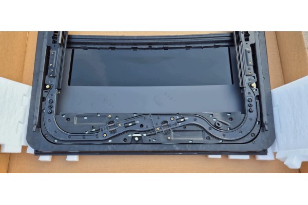 ORIGINAL sunroof NEW DEFENDER L663 2020 LR132280 Catalog number of the original LR132280 LR146355 LR149827 L8B251070BF L8B2 5107