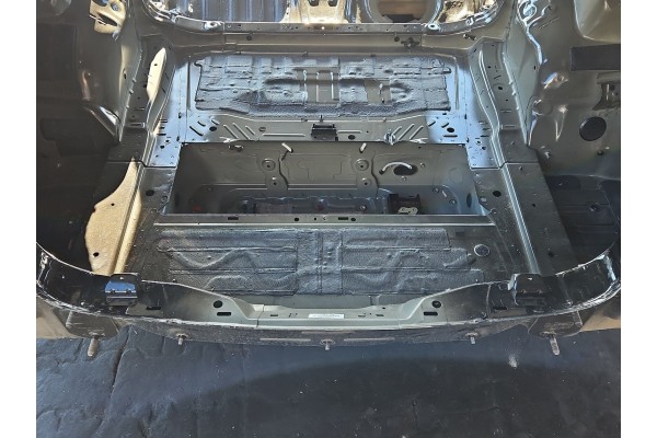 BELT REAR FLOOR TRUNK TUB BMW G20 SEDAN Part manufacturer BMW OE