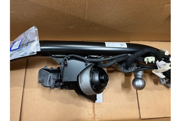 VOLVO V60 CROSS COUNTRY II 32345373 TOWBAR Part manufacturer Volvo OE