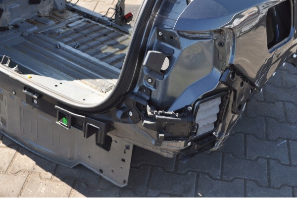 EXPLORER VII EV 25r QUARTER MUDGUARD LEFT RIGHT REAR BATHTUB ASS REAR BELT Car type passenger cars