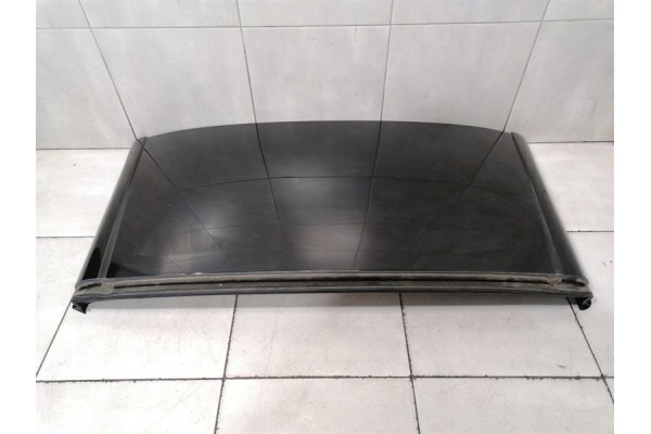 Panel frontal del techo duro para Ferrari Portofino F164 827381