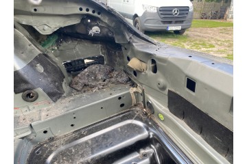 Mercedes C 205 Coupe Quarter rear left rear belt bath color 197 Car type passenger cars