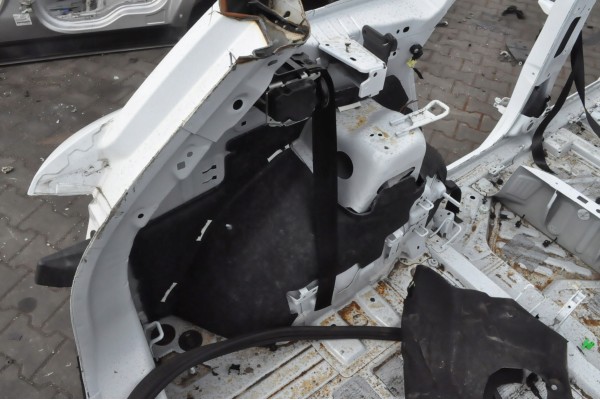 EXPLORER VII EV 24r QUARTER MUDGUARD LEFT RIGHT REAR BATHTUB ASS REAR BELT Catalog number of the part 427874