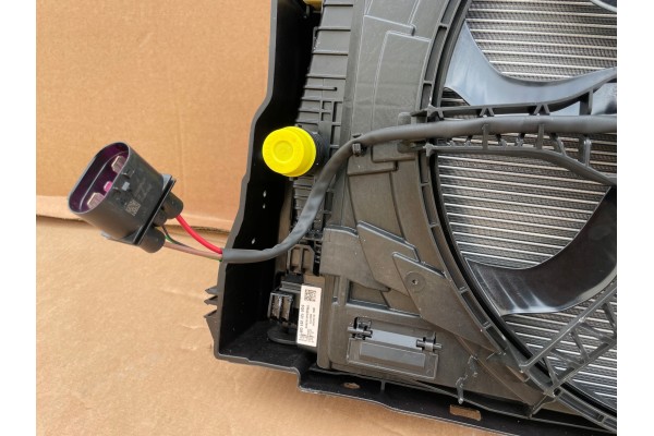 Refuerzo del soporte del radiador del panel frontal Touran 2021-