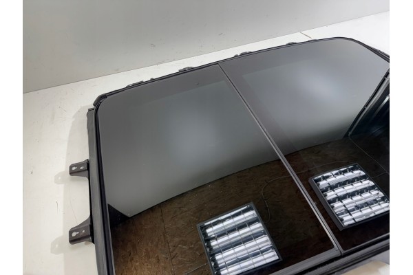 Panorama Roof Porsche Macan II 2 95C 2024 Disassembly 95C877041K Part manufacturer Porsche OE