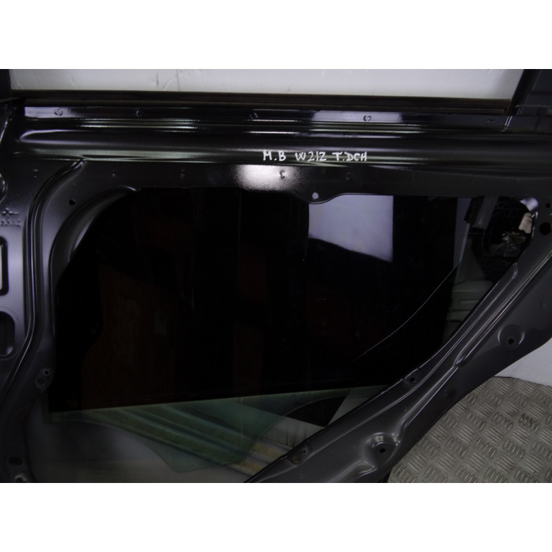 NEGRA PUERTA TRASERA DERECHA MERCEDES-BENZ CLASE E (BM 212) LIM.