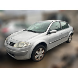 RENAULT MEGANE II CLASSIC BERLINA Confort Authentique