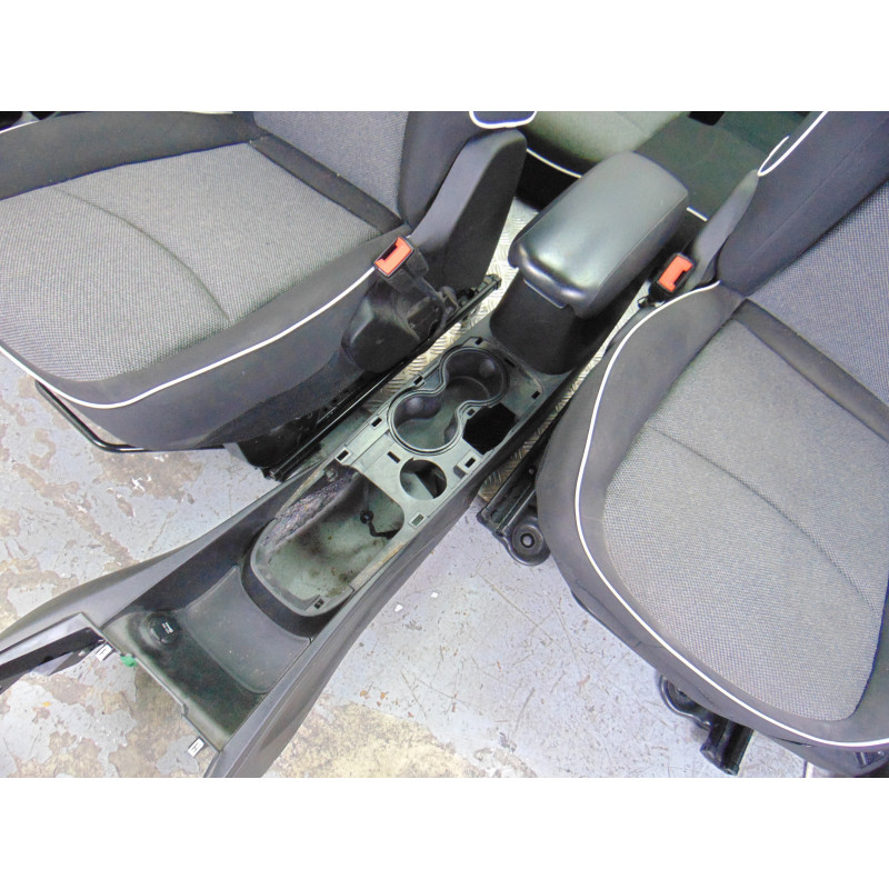 JUEGO ASIENTOS COMPLETO FIAT 500X (334)