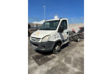 IVECO DAILY FURGÓN Caja cerrada gran espacio 35C... batalla 3950