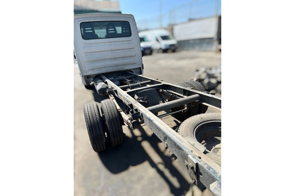 IVECO DAILY FURGÓN Caja cerrada gran espacio 35C... batalla 3950
