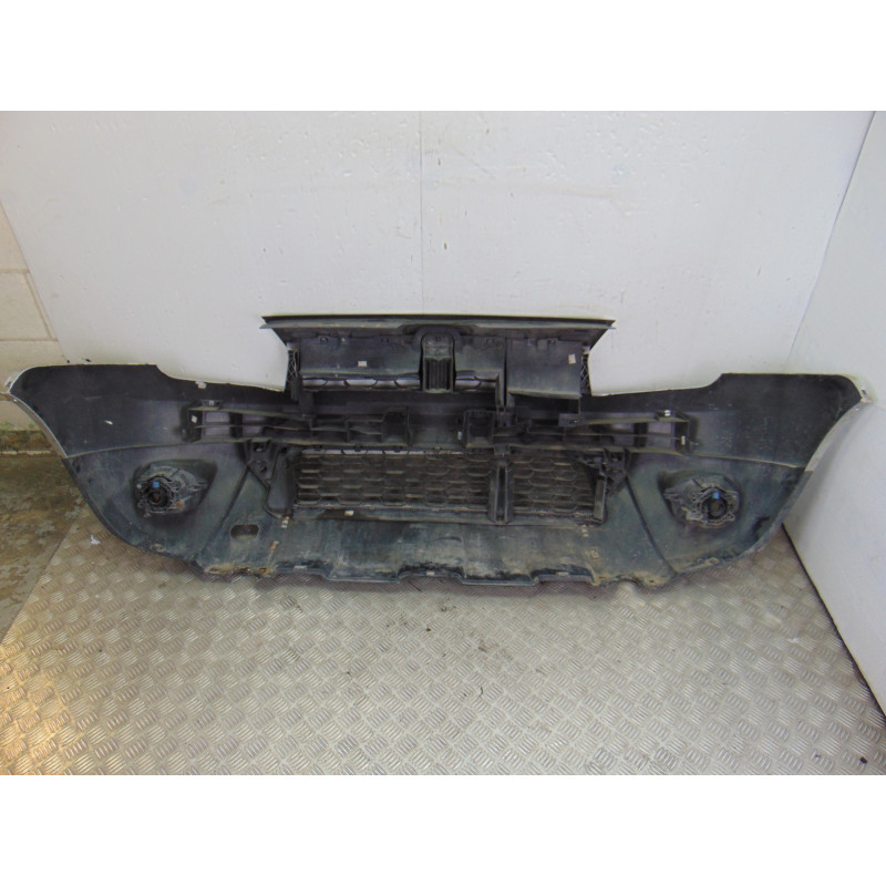 PLATA PARAGOLPES DELANTERO DACIA DUSTER I