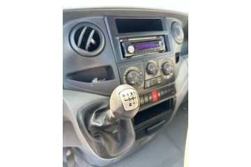 IVECO DAILY FURGÓN Caja cerrada gran espacio 35C... batalla 3950