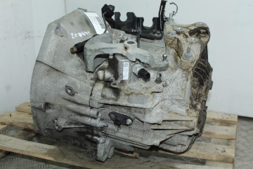 BG9R7002JCD CAJA CAMBIOS VOLVO V60 FAMILIAR Summum 2014 BG9R7002JCD 208245 VOLVO - 1