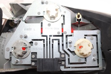 PILOTO TRASERO IZQUIERDO MERCEDES-BENZ CLASE E (BM 210) BERLINA