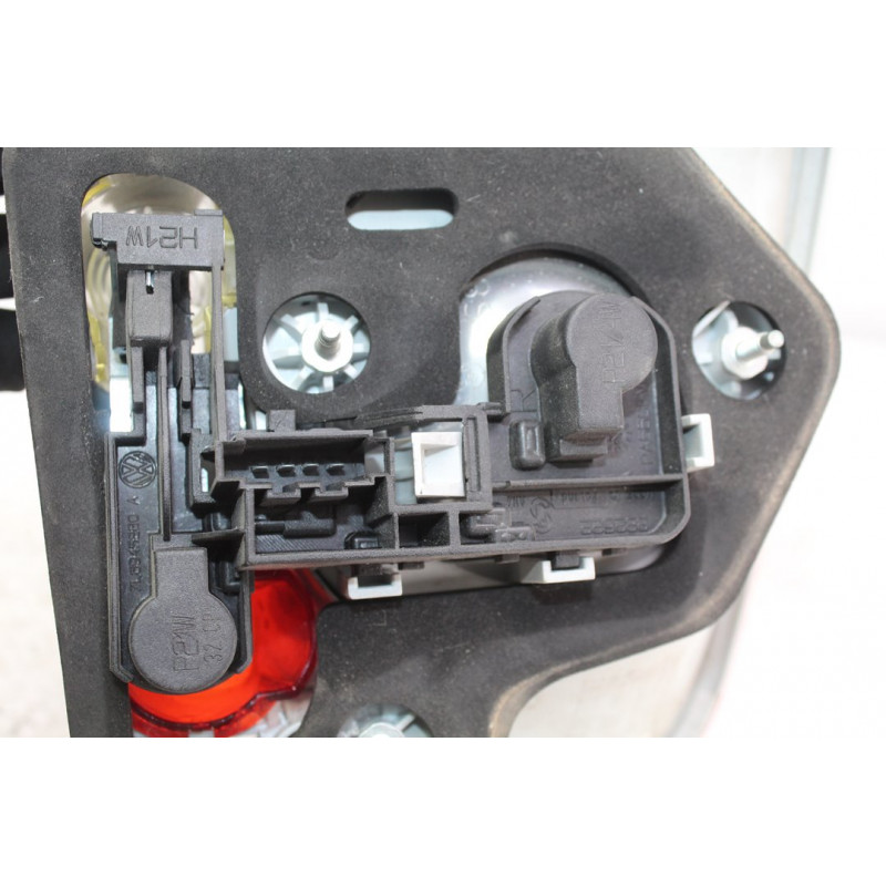 PILOTO TRASERO DERECHO INTERIOR VOLKSWAGEN TOUAREG (7LA)