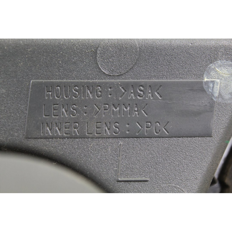  PILOTO TRASERO IZQUIERDO INTERIOR MAZDA 6 BERLINA (GG) 2.0 CRTD 120 Active (5-ptas.) 2004 178537 MAZDA - 3