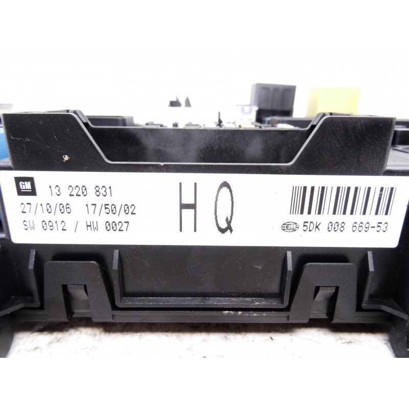 13220831  CAJA RELES / FUSIBLES OPEL ASTRA H TWIN TOP Enjoy 2006 13220831 211463 OPEL - 2