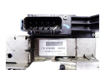9 PIN CERRADURA PUERTA DELANTERA IZQUIERDA FORD TOURNEO CONNECT (TC7) Kombi B. corta (2006) 2007 9 PIN 211331 FORD - 1