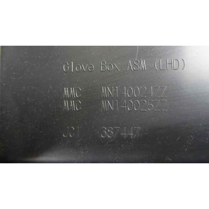MN140024ZZ GUANTERA MITSUBISHI COLT CZ3 BERL. 3 (Z30) 1.5 DI-D Instyle 2007 MN140024ZZ 172734 MITSUBISHI - 3