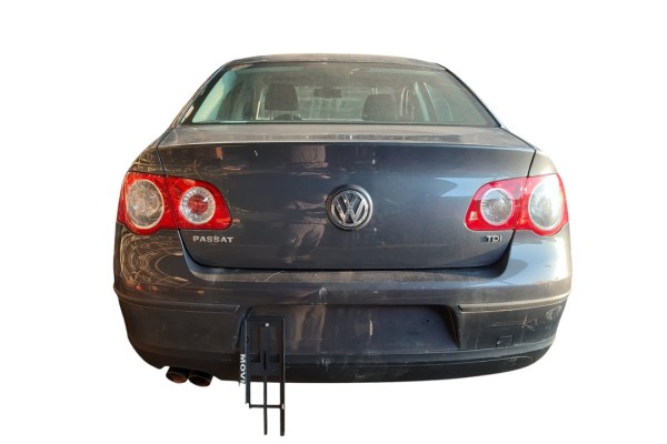 VOLKSWAGEN PASSAT BERLINA (3C2) Highline