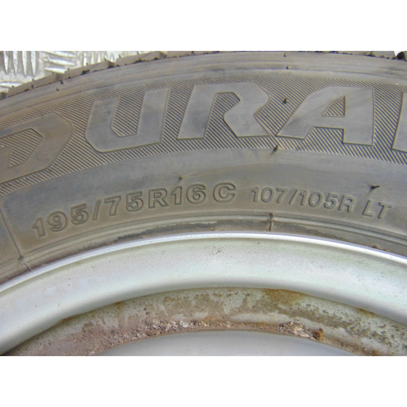 R16 LLANTA IVECO DAILY FURGÓN Caja cerrada 45C... batalla 3000 2019 R16 200463 IVECO - 3