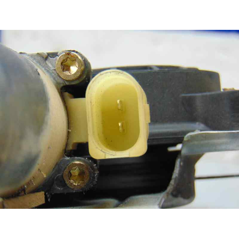 2 PIN ELEVALUNAS TRASERO IZQUIERDO VOLVO V70 FAMILIAR D 5 Tracción total 2003 2 PIN 176553 VOLVO - 4