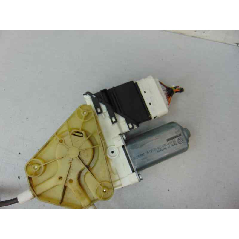 1K0959703G  ELEVALUNAS TRASERO IZQUIERDO SEAT LEON (1P1) Stylance / Style 2009 1K0959703G 186079 SEAT - 1