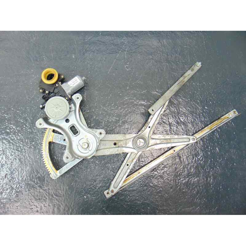 69830-0F020 ELEVALUNAS TRASERO DERECHO TOYOTA COROLLA VERSO (R1)