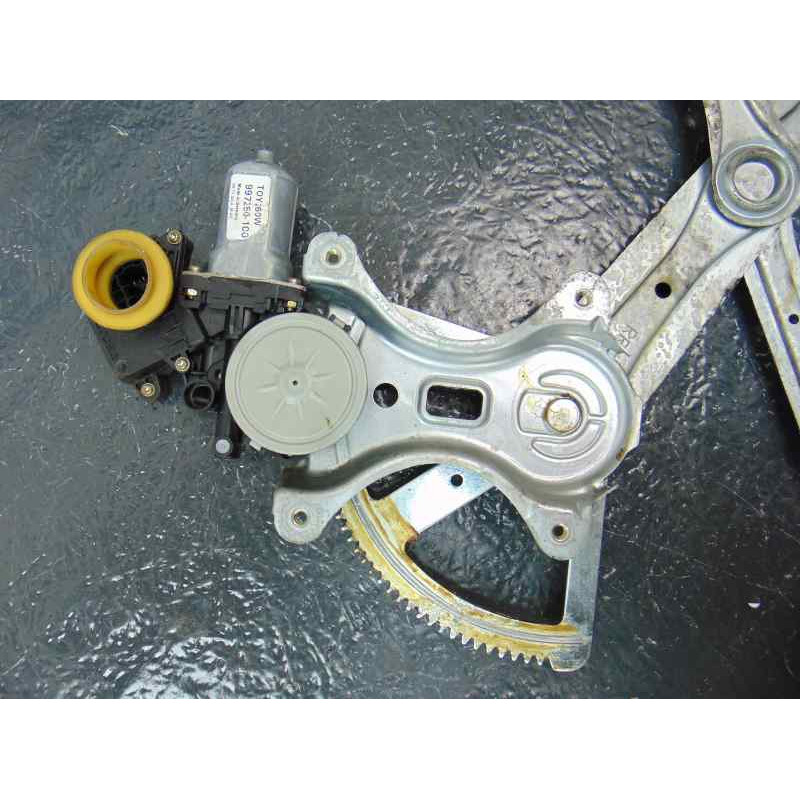 69830-0F020 ELEVALUNAS TRASERO DERECHO TOYOTA COROLLA VERSO (R1)