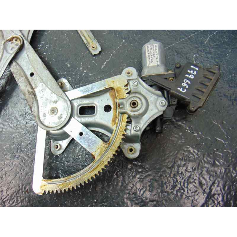 69830-0F020 ELEVALUNAS TRASERO DERECHO TOYOTA COROLLA VERSO (R1)