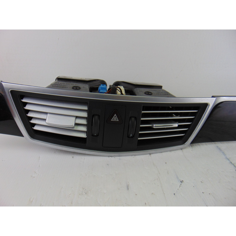 REJILLA AIREADORA MERCEDES-BENZ CLASE E (BM 212) LIM.
