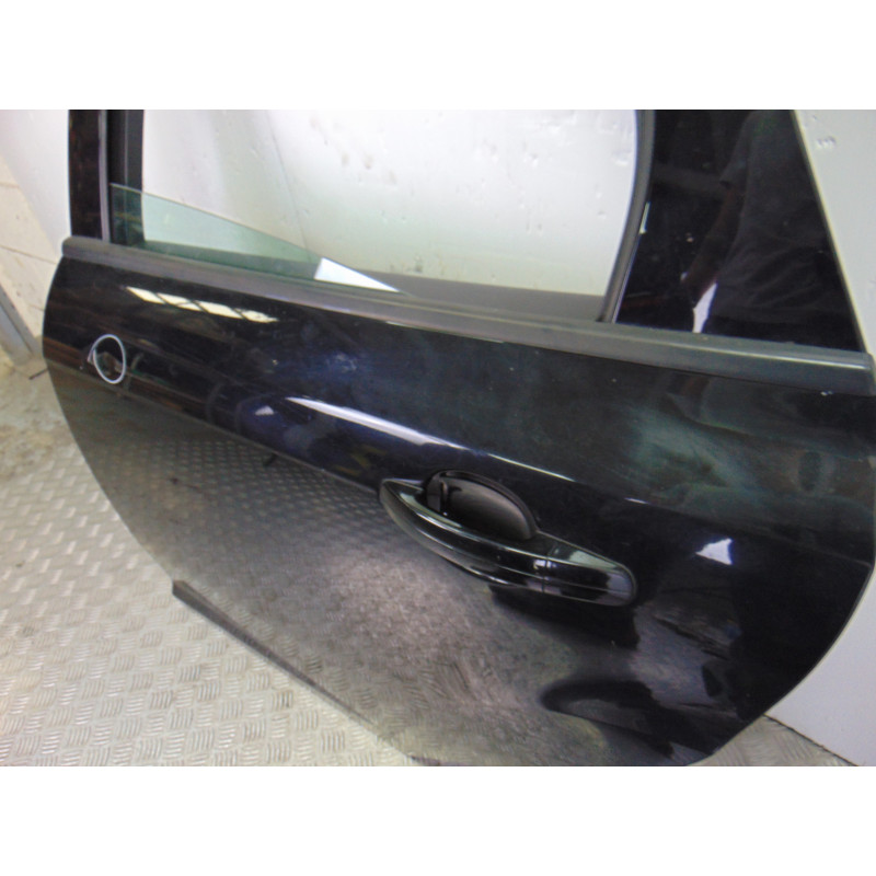 NEGRA PUERTA TRASERA IZQUIERDA FORD FOCUS BERLINA (CB8)