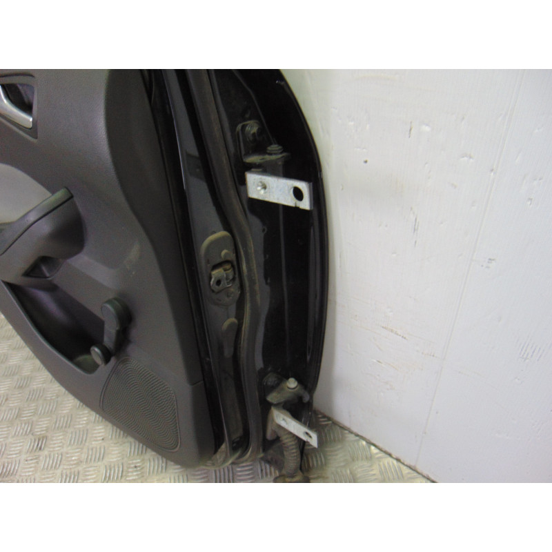 NEGRA PUERTA TRASERA IZQUIERDA FORD FOCUS BERLINA (CB8)