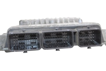 6M5112A650HB  CENTRALITA MOTOR UCE FORD FOCUS BERLINA (CAP) Trend 2005 6M5112A650HB 213435 FORD - 1