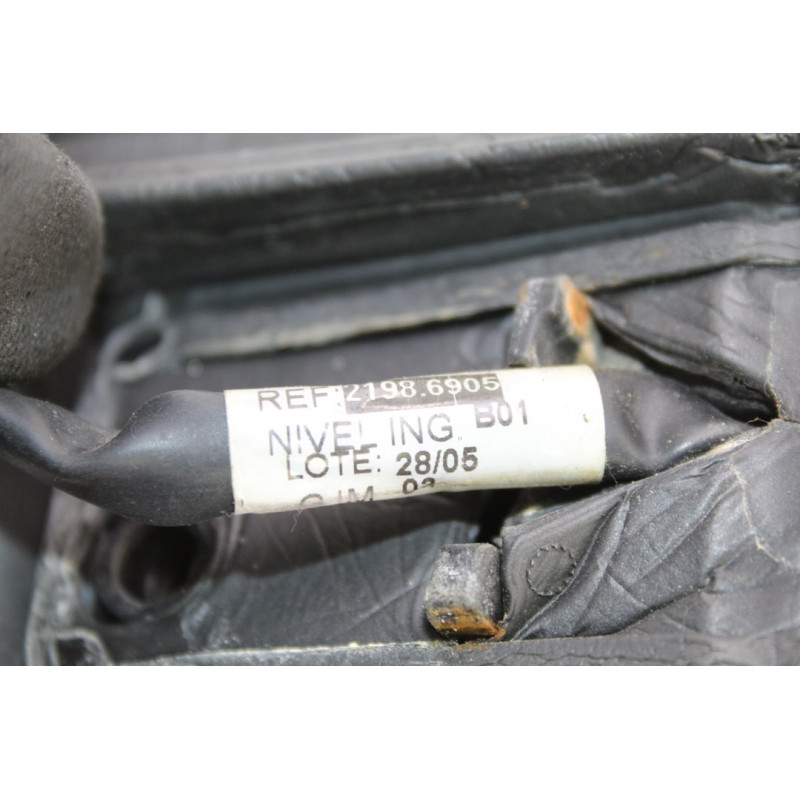 NEGRO  RETROVISOR IZQUIERDO FORD FOCUS BERLINA (CAP) Trend 2005 NEGRO 213444 FORD - 1